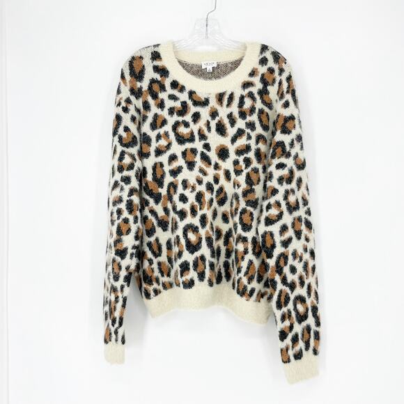 Le Lis Leopard Print Soft Fuzzy Crewneck Sweater Size Small - Picture 1 of 7